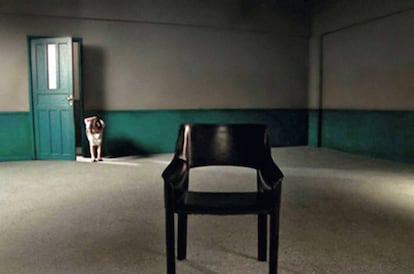 Uma das cadeiras protagonistas de 'Últimas Conversas'. Se digo que ficou vazia pela morte do realizador não é um spoiler. Não se espante