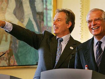 Tony Blair (izquierda) y Josep Borrell, ayer en la residencia londinense del primer ministro.