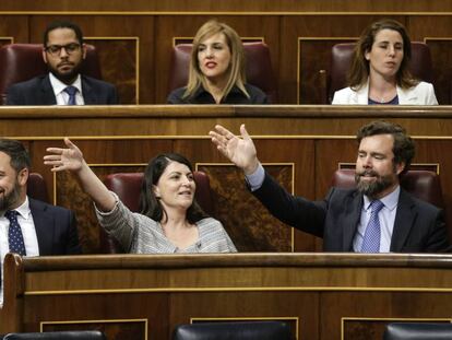 Desde la izquierda, Santiago Abascal, Macarena Olona e Iván Espinosa de los Monteros, el martes en el Congreso.
