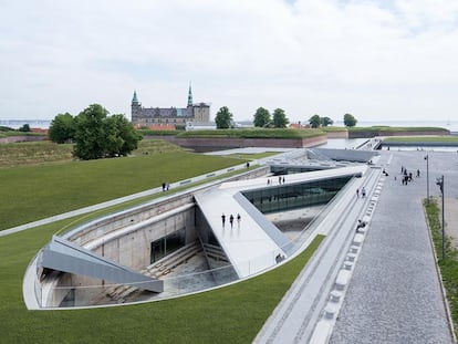 El reto: transformar los antiguos astilleros del puerto de Helsingor y celebrar la historia marítima de la ciudad. La culminación de una obra de 15 años de los arquitectos daneses Bjarke Ingels y David Zahle.