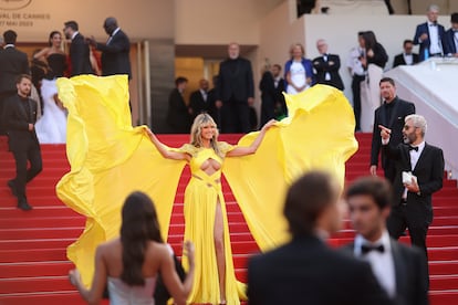 Heidi Klum posa con un deslumbrante vestido antes del estreno de la película 'The Pot-au-Feu', el 24 de mayo.