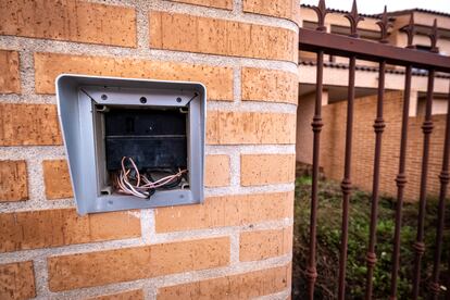 Detalle de una de las casas inacabadas en Griñón. 