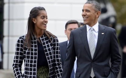 Barack Obama, con su hija Malia. 