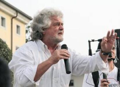 El líder del Movimiento Cinco Estrellas (M5S), Beppe Grillo, durante el discurso que dió la semana pasada  en Maniago, Italia.