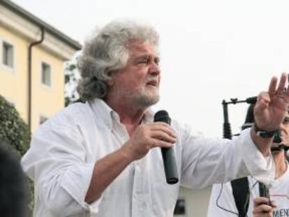 El líder del Movimiento Cinco Estrellas (M5S), Beppe Grillo, durante el discurso que dió la semana pasada en Maniago, Italia.