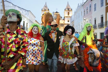 Una escena del carnaval de Salvador de Bahía en Pelourinho, parte del casco histórico de la ciudad brasileña.