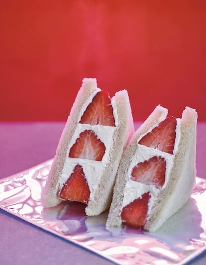 Sando de fresas, receta del libro 'Tokyo Stories', de Tim Anderson (Editorial Cinco Tintas).