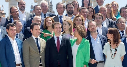 Los miembros de la nueva ejecutiva del PP en Barcelona.