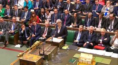 Theresa May lleva al Parlamento británico hasta en tres ocasiones el acuerdo para una salida negociada de la UE. En todas fue rechazado. En la fotografía, la entonces primera ministra británica durante una sesión en Westminster, el 29 de marzo de 2017.