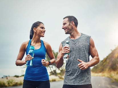 Beber poca agua y otros cinco fallos en la dieta que pueden acabar en lesión si haces deporte