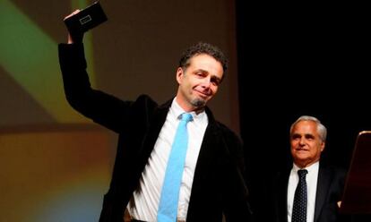 Fabi&aacute;n Mart&iacute;nez Siccardi, al recibir el premio.