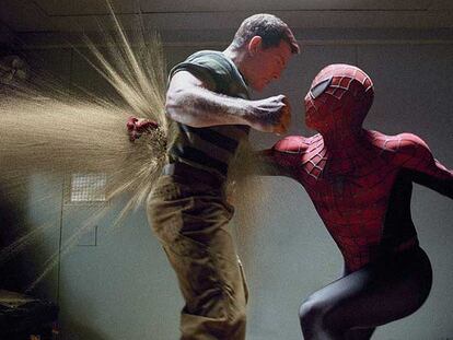 Sandman (Thomas Haden Church) y Spiderman, en un fotograma de <i>Spiderman 3.</i>