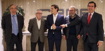 Juan Rosell, Fernández Toxo, Albert Rivera, Cándido Méndez y Antonio Garamendi, durante una reunión.