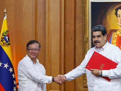Gustavo Petro and Nicolás Maduro in Caracas