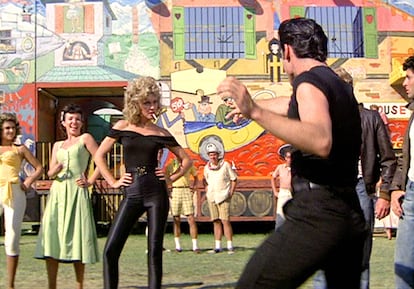 Olivia Newton-John y John Travolta, interpretando ‘You’re the One That I Want.’