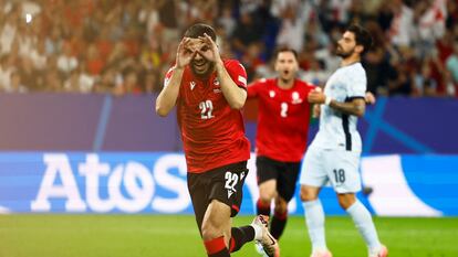 Georges Mikautadze celebra su gol a Portugal, el segundo de Georgia.