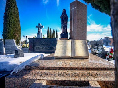 Una tumba en el cementerio de Pozuelo de Alarcón (Madrid), el pasado 14 de enero.
