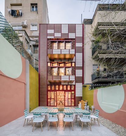 Clementina Utopicus. Edificio de coworking en el Barrio de Gracia de Barcelona para la empresa Utopicus. Patio trasero.