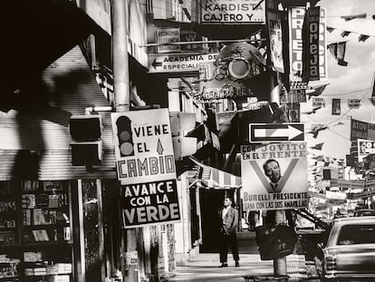 Avenida Urdaneta de Caracas (Venezuela) durante la campaña electoral de 1968 en una fotografía de Paolo Gaspirini.