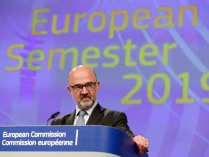 Pierre Moscovici ha alentado a las autoridades a seguir “por la vía de la seriedad presupuestaria”