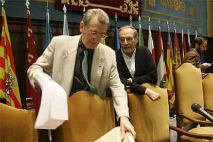 Miembros del  Consejo Escolar del Estado, durante una reunión del pleno.