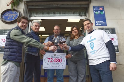 La administración número 6 de Logroño, conocida como Lotería María del Carmen, celebra que ha vendido íntegramente el premio Gordo.