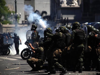 Gobierno argentino invirtió 28 millones de dólares en compra de armamento no letal de cara a las protestas por la reunión del G20.