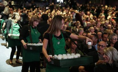 Empleadas de Starbucks en una reunión de la compañía en Seattle.