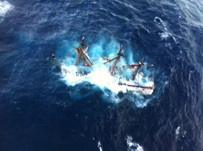 La 'Bounty', mientras se hunde en el océano Atlántico en las costas de Carolina del Norte.
