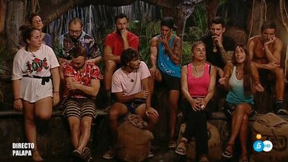 Imagen de los concursantes de 'Supervivientes' en la palapa.