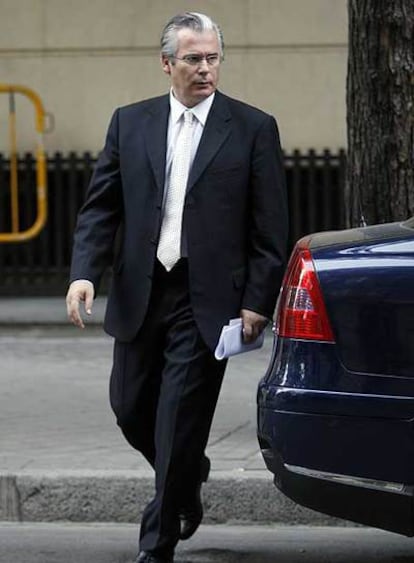 El juez Baltasar Garzón, a la salida de la Audiencia Nacional.