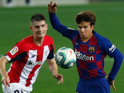 Sancet y Riqui Puig, durante el Barcelona-Athletic en el Camp Nou.