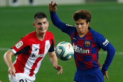 Sancet y Riqui Puig, durante el Barcelona-Athletic en el Camp Nou.