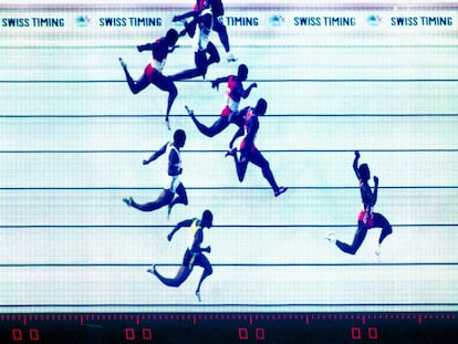 Carl Lewis gana los 100 metros lisos en Los Ángeles 1984.
