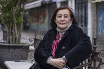 Anabel Moreno, en una imagen reciente, en una plaza sevillana.