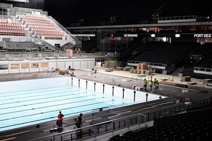Imagen de la construcción de la piscina en La Défense, el pasado junio.