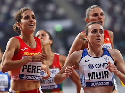 Marta Pérez, a la izquierda, ayer el prueba de los 1500m en Doha.