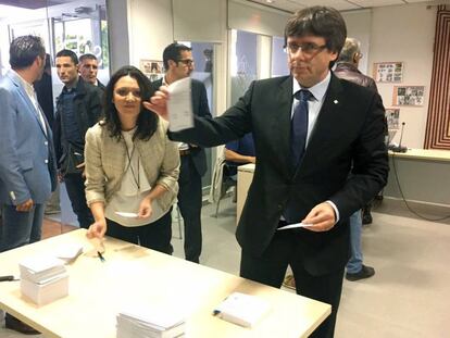 Puigdemont vota en un colegio de Girona
