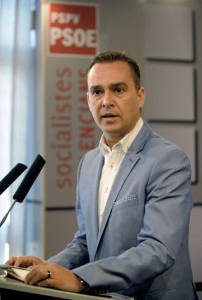 Francesc Romeu, vicesecretario y portavoz de la ejecutiva del PSPV- PSOE, durante una rueda de prensa.