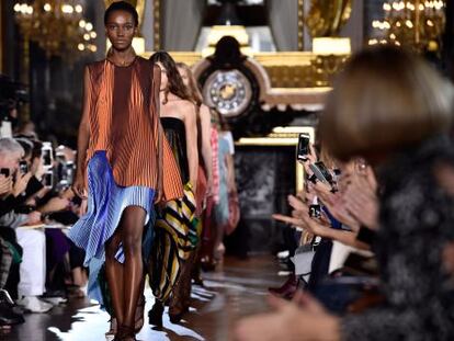 Desfile de la temporada primavera/verano de Stella McCartney en Par&iacute;s.