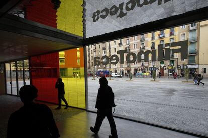 Entrada de la Filmoteca, al Raval.