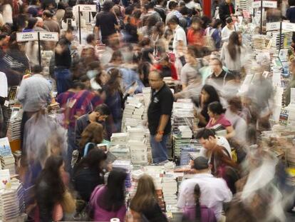 Compradores en la reci&eacute;n concluida Feria de Guadalajara.