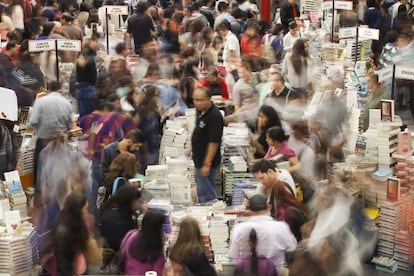 Compradores en la reci&eacute;n concluida Feria de Guadalajara.