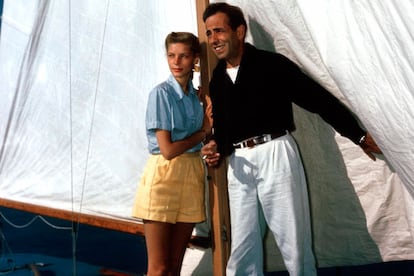 Adaptarás tu estilismo a la ocasión
	

	Para dar una paseo en barco junto a su marido Humphrey Bogart apostó por recoger sus eternas ondas y vestir camisa vaquera y pantalón corto. El corte de su short, de tiro alto y no excesivamente corto, debería ser una elección imitada por las mujeres de todos los tiempos.