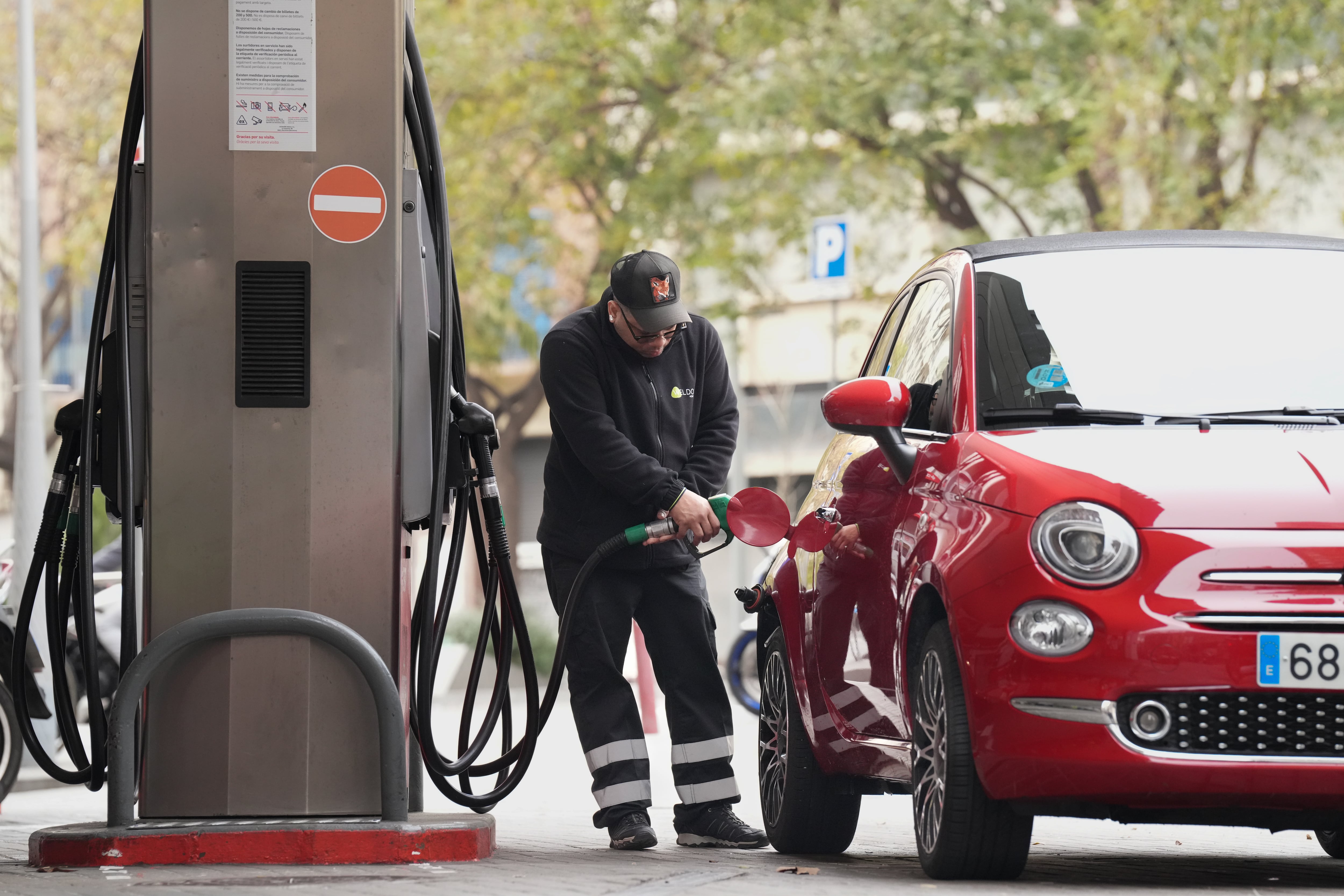La gasolina en España registra su mayor subida en ocho meses por la crisis en Oriente Próximo
