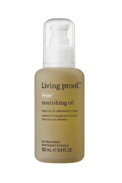 Aceite anti encrespamiento de Living proof. Su fórmula está diseñada para reponer los aceites naturales del cabello, con antioxidantes y polifenoles que ayudan a proteger el pelo del daño (100 ml/ 39,90 euros).