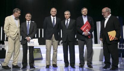 Federico Sosa Wagner (UPyD); Ramon Tremosa (Coalici&oacute;n por Europa), Esteban Gonz&aacute;lez Pons (PP); Ram&oacute;n Ja&uacute;regui (PSOE), Willy Meyer (IU) y Josep Mar&iacute;a Terricabras (ERC), de izquierda a derecha.