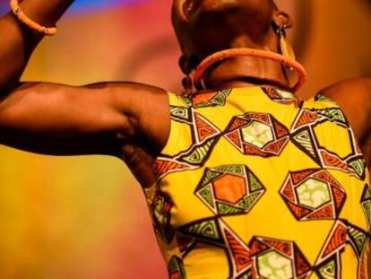 Imagen de D’bi.young anitafrika durante el 'Spoken Word', en La Casa Encendida, en Madrid.