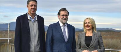 Xavier Garc&iacute;a Albiol, Mariano Rajoy y Maria &Agrave;ngels Olmedo en Figueres.