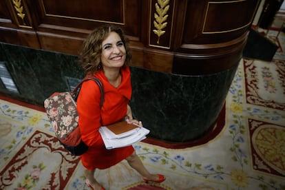 La vicepresidenta primera y ministra de Hacienda, María Jesús Montero, durante el pleno del pasado miércoles.
